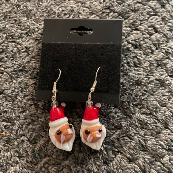 Handcrafted Santa bracelet and earrings set - Picture 2 of 3